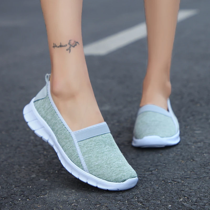 Lightweight Sneakers Summer Women's Outdoor Crawling Shoes Breathable Flat Casual Shoes Female Walking Shoes 36-46 Lady Loafers 
Lightweight Sneakers Summer Women's Outdoor Crawling Shoes Breathable Flat Casual Shoes Female Walking Shoes 36-46 Lady Loafers