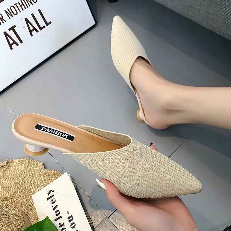 Sandals and slippers women 2021 new mid-heel pointed toe shoes women's all-match stiletto high-heeled toe can be worn outside 
Sandals and slippers women 2021 new mid-heel pointed toe shoes women's all-match stiletto high-heeled toe can be worn outside