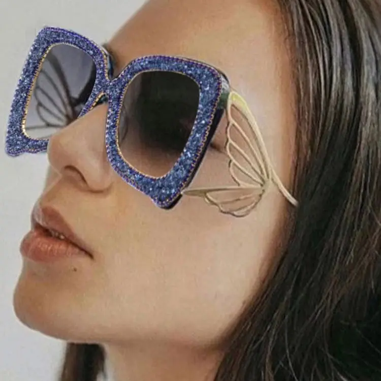 

Солнцезащитные очки с градиентными линзами UV400 для мужчин и женщин, роскошные модные солнечные аксессуары в металлической оправе, с квадрат...
