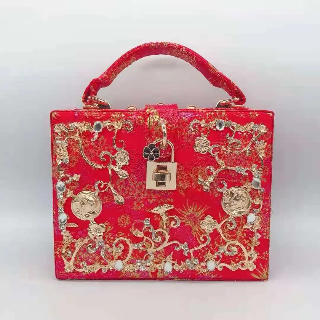 Female Red Metal Wedding Bridal Clutch Purse Best Design Girls' Crystal Party Clutches Bags Fashion Shoulder Small Chain Handbag
Female Red Metal Wedding Bridal Clutch Purse Best Design Girls' Crystal Party Clutches Bags Fashion Shoulder Small Chain Handbag