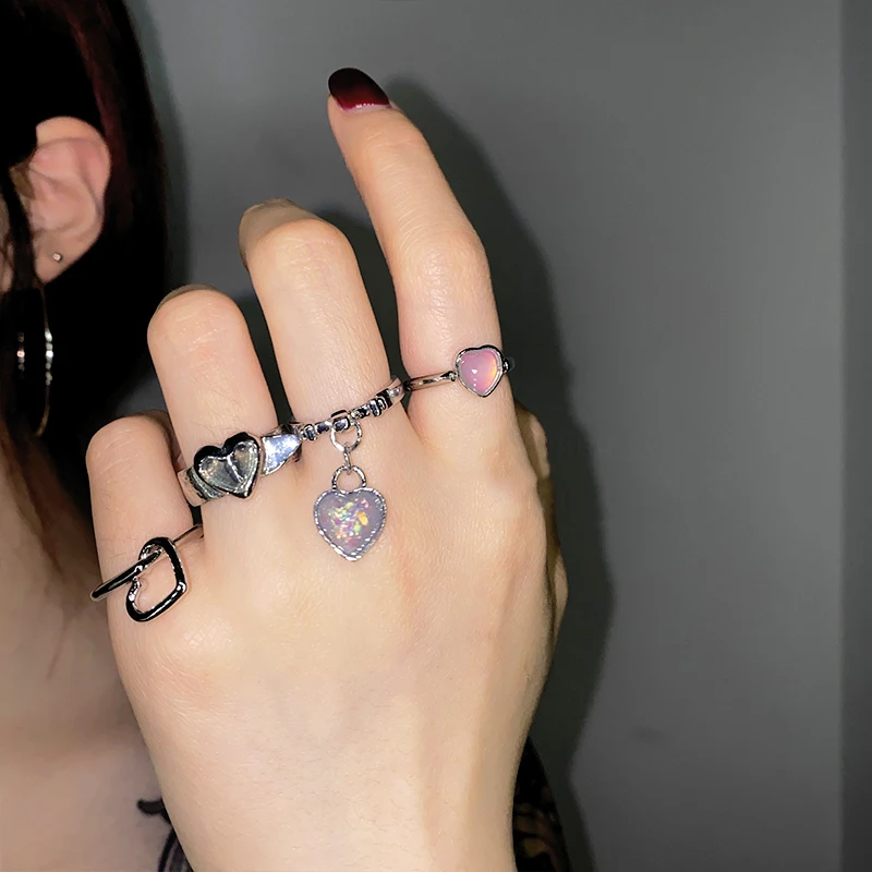 HUANZHI 2020 New Korean Vintage Silver Color Metal Bead Rhinestone Pendant Heart Rings for Women Girls Jewelry Gifts
HUANZHI 2020 New Korean Vintage Silver Color Metal Bead Rhinestone Pendant Heart Rings for Women Girls Jewelry Gifts