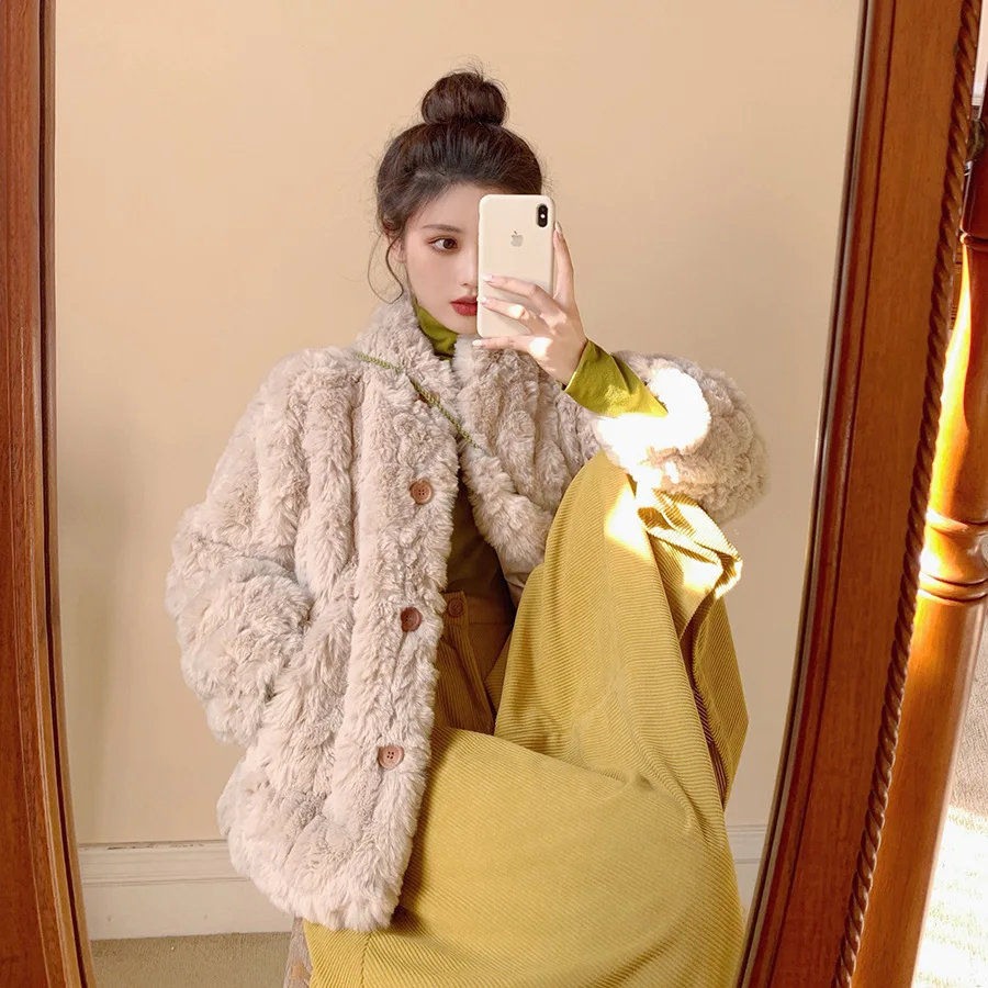 Fur & Faux Fur
Fur & Faux Fur