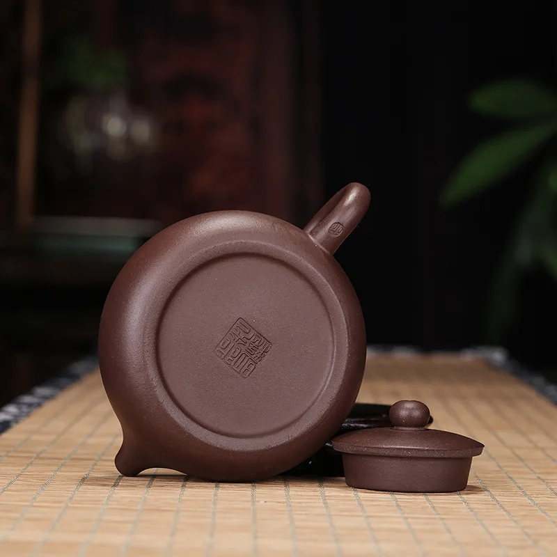 Yixing purple clay pot strength pure manual raw material purple clay Xishi home painting gold painting suit
Yixing purple clay pot strength pure manual raw material purple clay Xishi home painting gold painting suit