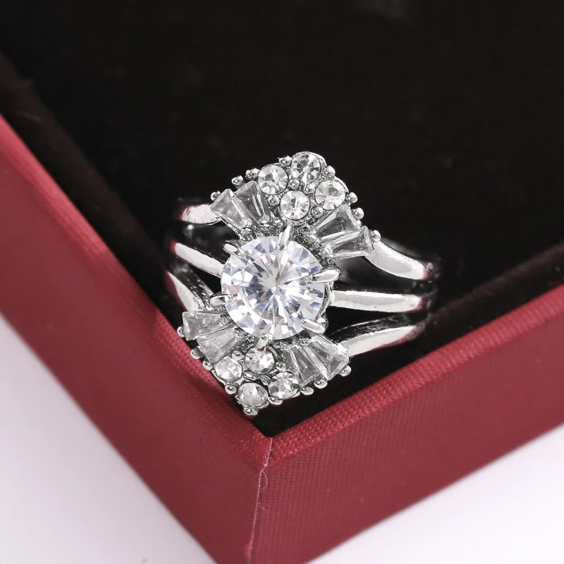 2021 New Fashion Silver Color White Zircon Rings For Women Trendy Female Jewelry Wedding Engagement Party Valentine Gifts
2021 New Fashion Silver Color White Zircon Rings For Women Trendy Female Jewelry Wedding Engagement Party Valentine Gifts