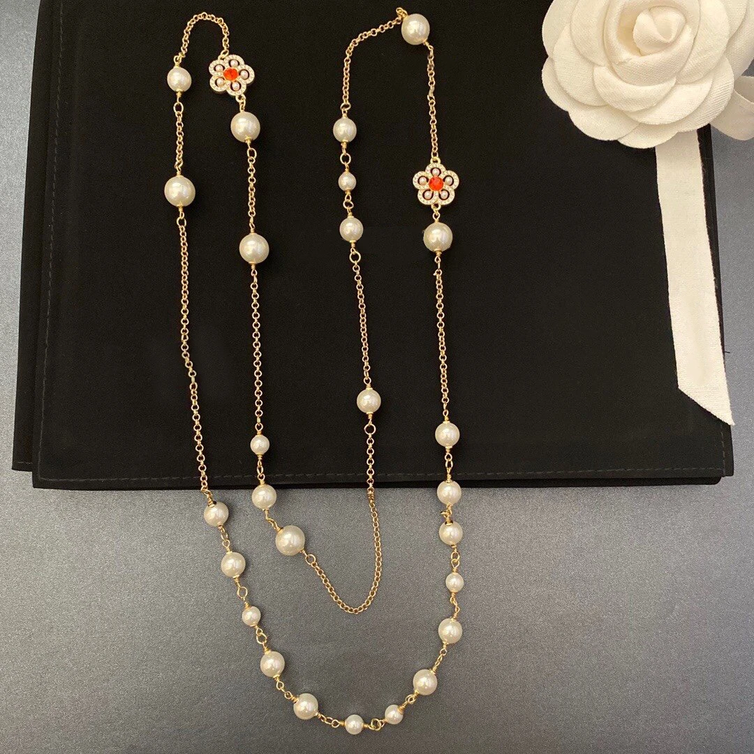 Hot Brand Pure Jewelry Pendant Necklace Design Fine Luxury Quality Diamond inlaid pearls are elegant in daily collocation
Hot Brand Pure Jewelry Pendant Necklace Design Fine Luxury Quality Diamond inlaid pearls are elegant in daily collocation