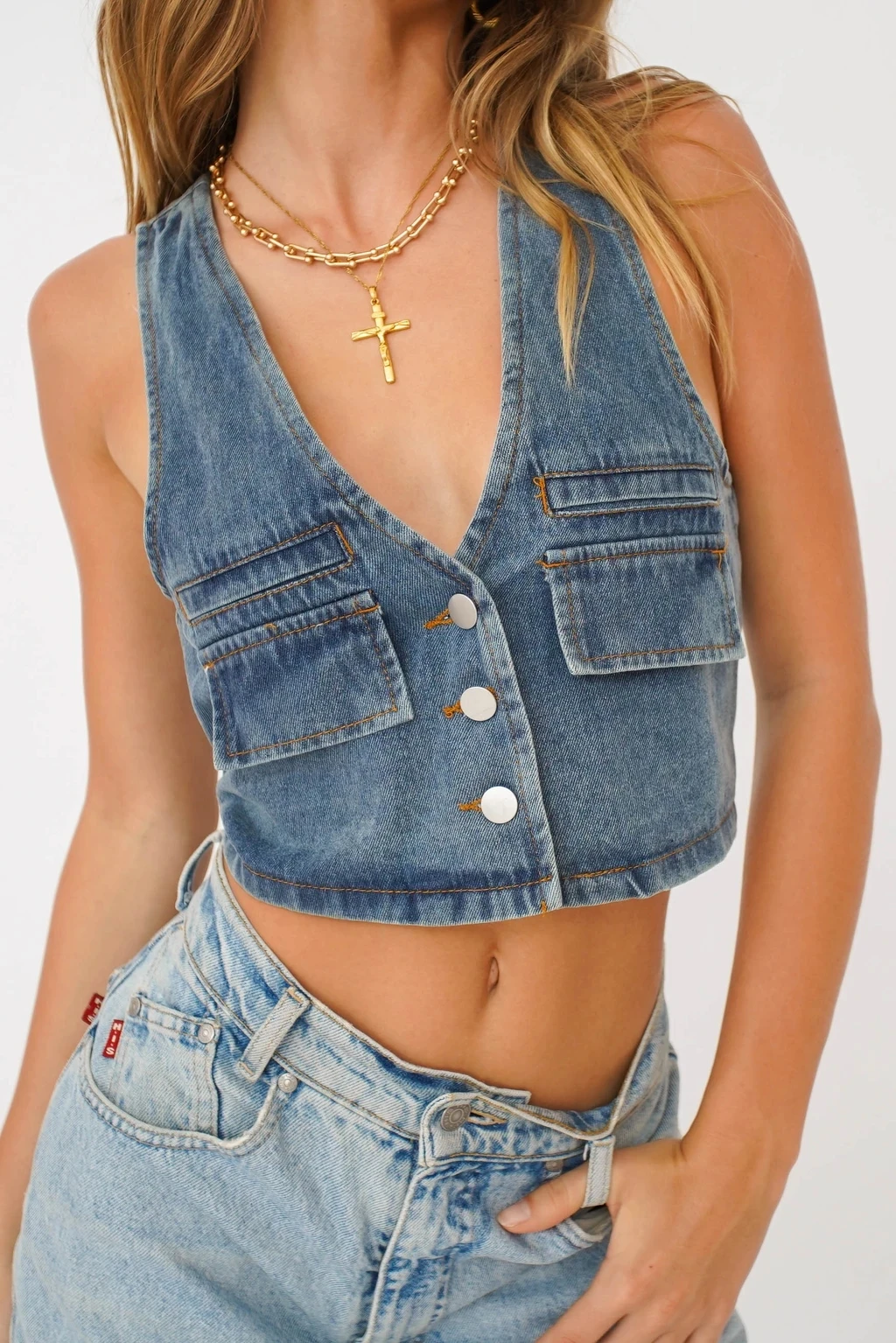 Women Street Shirt top Sleeveless V Neck Denim Buttons Slimming Waistcoat Casual Party Blue Vest Pullovers Crop Tops Mujer Meias
Women Street Shirt top Sleeveless V Neck Denim Buttons Slimming Waistcoat Casual Party Blue Vest Pullovers Crop Tops Mujer Meias