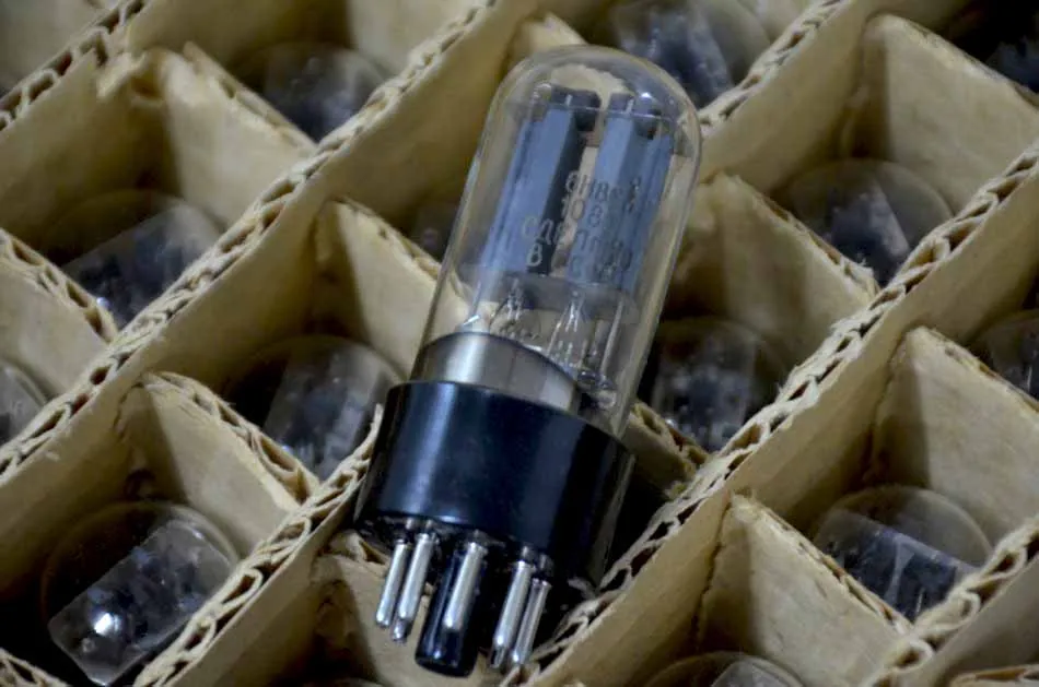 1 PCS FORMER SOVIET UNION 6H8C Audio Vacuum tube Replace 6N8P/6SN7 Electronic tube
1 PCS FORMER SOVIET UNION 6H8C Audio Vacuum tube Replace 6N8P/6SN7 Electronic tube
