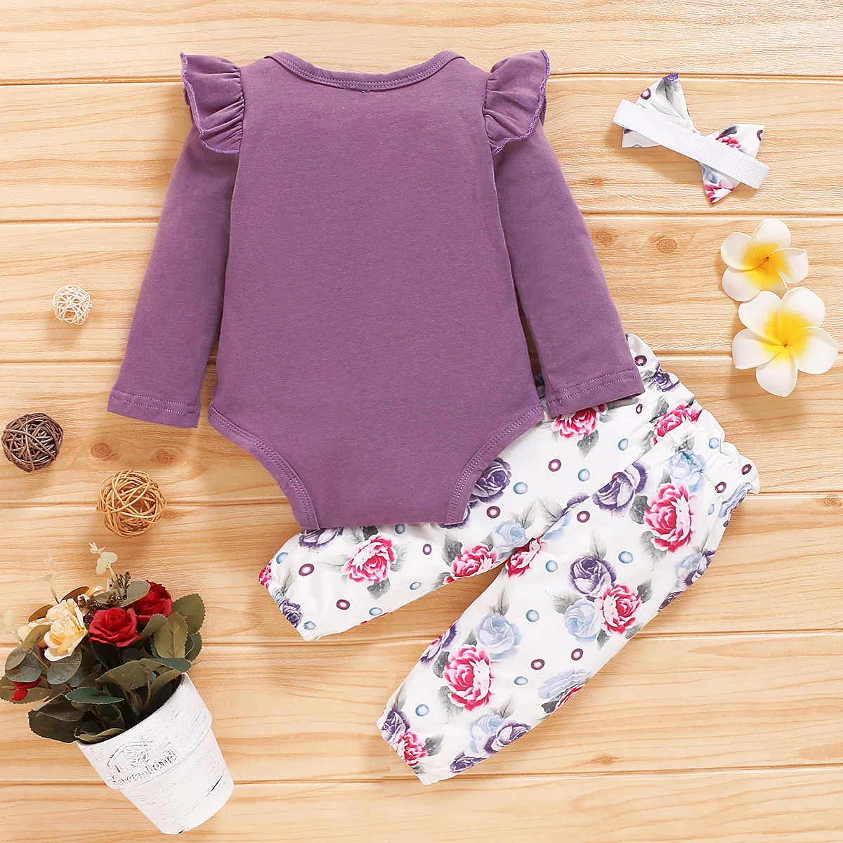 Autumn Baby Girls Clothes Sets Letter Print Long Sleeve Romper Tops Floral Pants Headband
Autumn Baby Girls Clothes Sets Letter Print Long Sleeve Romper Tops Floral Pants Headband