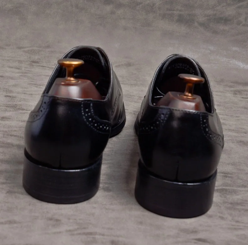 Black Wine Red Oxford Shoes Men Lace-up Genuine Leather Dress Shoes Luxury Social Office Wedding High-quality Men's Brogue Shoes
Black Wine Red Oxford Shoes Men Lace-up Genuine Leather Dress Shoes Luxury Social Office Wedding High-quality Men's Brogue Shoes