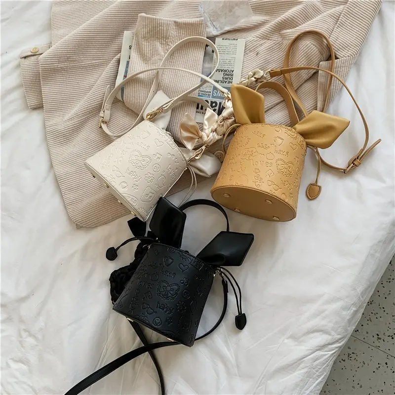 Female Bag 2021 Spring and Summer High-end Fashion Retro All-match Mini Bag Shoulder Portable Messenger Bag Bucket Bag
Female Bag 2021 Spring and Summer High-end Fashion Retro All-match Mini Bag Shoulder Portable Messenger Bag Bucket Bag