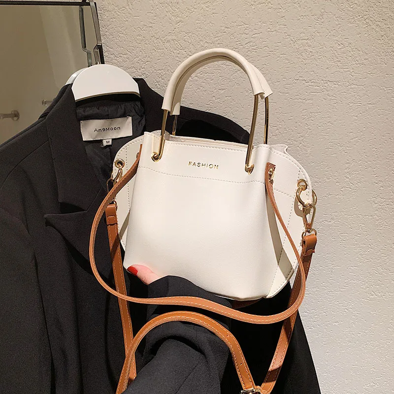 High-quality Ladies Portable Bucket Bag Autumn 2021 New Female Bag Tide Shoulder Bag Large-capacity Simple Messenger Bag
High-quality Ladies Portable Bucket Bag Autumn 2021 New Female Bag Tide Shoulder Bag Large-capacity Simple Messenger Bag