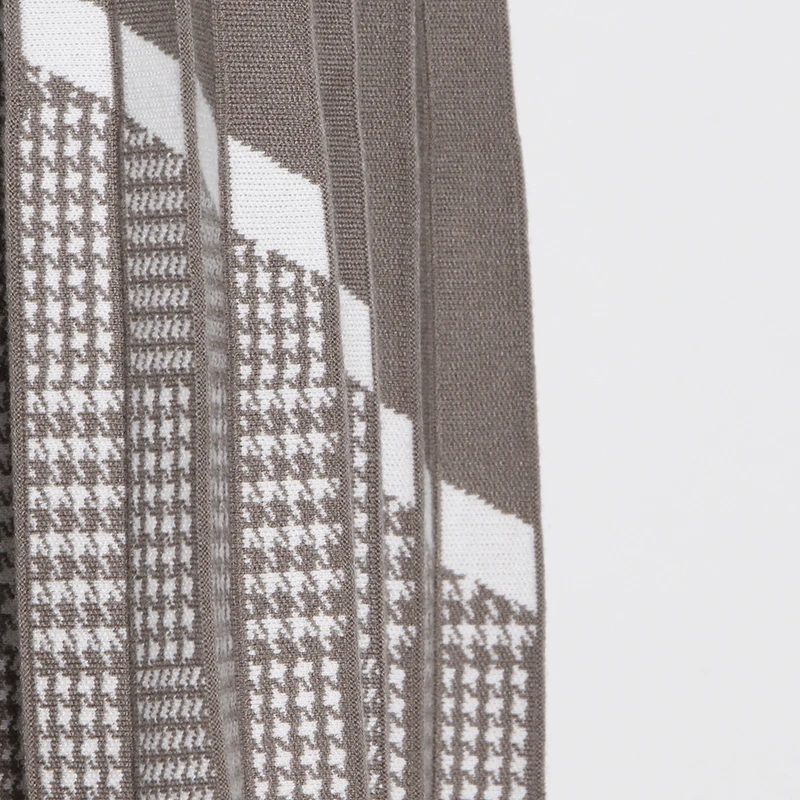 VGH Patchwork Plaid Midi Skirt For Female High Waist Pleated Elegant One Size Skirts Women 2020 Autumn Fashion New Clothing
VGH Patchwork Plaid Midi Skirt For Female High Waist Pleated Elegant One Size Skirts Women 2020 Autumn Fashion New Clothing