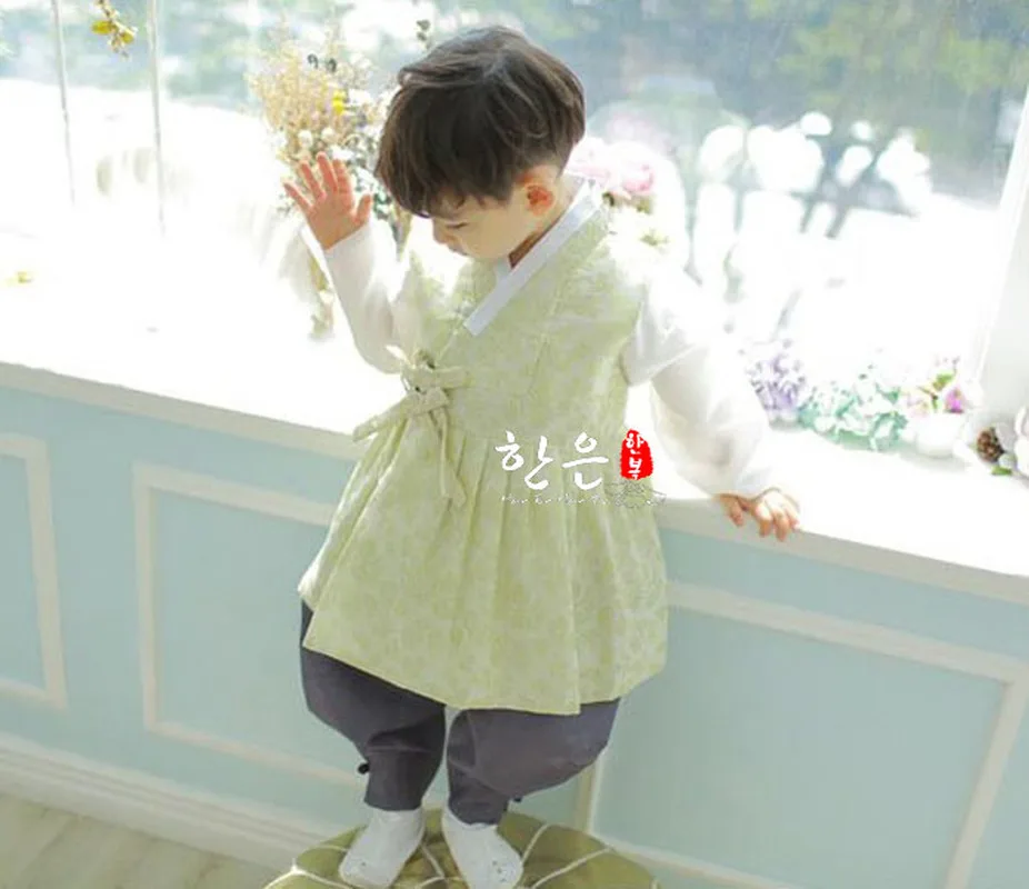 Korean Imported Fabric Boy Birthday Korean Clothes/ High-grade Children's New Korean Clothes Fashion Coat Belt 
Korean Imported Fabric Boy Birthday Korean Clothes/ High-grade Children's New Korean Clothes Fashion Coat Belt