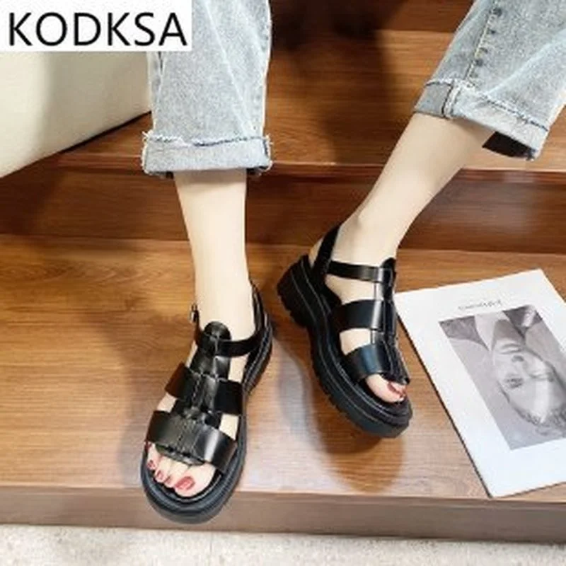 2021 Spring And Summer New Korean Version Of The Sponge Cake Sole Solid Color Hollow Foreign Trade Fashion Roman Sandals
2021 Spring And Summer New Korean Version Of The Sponge Cake Sole Solid Color Hollow Foreign Trade Fashion Roman Sandals