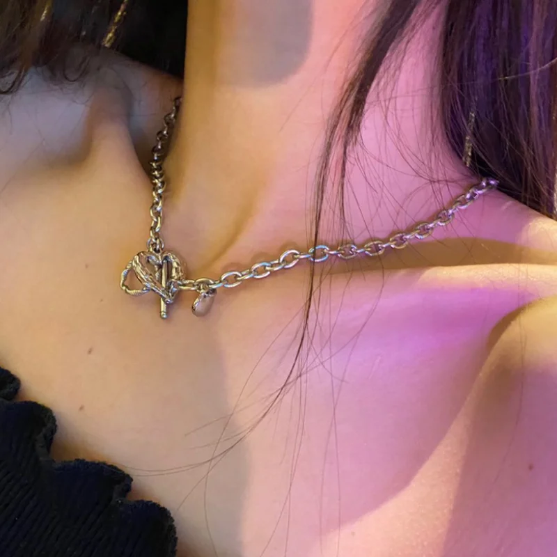 Modern Jewelry Titanium Steel Heart Pendant Necklace Simply Design Silvery Plating Chain Necklace For Girl Lady Gifts
Modern Jewelry Titanium Steel Heart Pendant Necklace Simply Design Silvery Plating Chain Necklace For Girl Lady Gifts