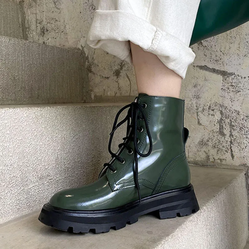 Real Leather Ankle Boots for Women Round Toe Cross Strap Solid Color Outdoor Motorcycle Boots Fashion Ladies Footwear Size 33-43
Real Leather Ankle Boots for Women Round Toe Cross Strap Solid Color Outdoor Motorcycle Boots Fashion Ladies Footwear Size 33-43