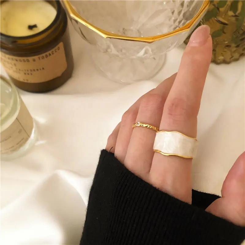Fashion Exquisite Gentle Cream French Retro Drip Glaze Golden Rim Bread Shape High Sense Ring Ladies Jewelry Gifts
Fashion Exquisite Gentle Cream French Retro Drip Glaze Golden Rim Bread Shape High Sense Ring Ladies Jewelry Gifts
