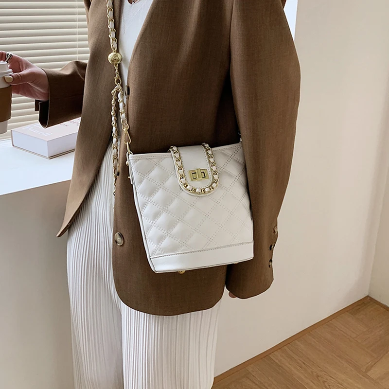 Women Rhombus Plaid Crossbody Bags Quilted PU Leather Handbags Ladies White Bucket Messenger Bag Simple Chain Shoulder Bags Sac
Women Rhombus Plaid Crossbody Bags Quilted PU Leather Handbags Ladies White Bucket Messenger Bag Simple Chain Shoulder Bags Sac