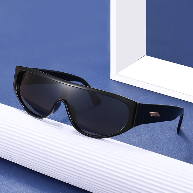 New Square Sunglasses Men Women Fashion Square Male Sun Glasses Brand Design One-piece Lens Eyewear UV400
New Square Sunglasses Men Women Fashion Square Male Sun Glasses Brand Design One-piece Lens Eyewear UV400