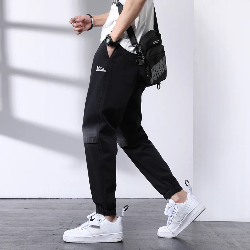 Джинсы мужские классические облегающие, модные брюки из денима в уличном стиле, повседневные штаны для бега, однотонные длинные брюки больш...
Джинсы мужские классические облегающие, модные брюки из денима в уличном стиле, повседневные штаны для бега, однотонные длинные брюки больш...