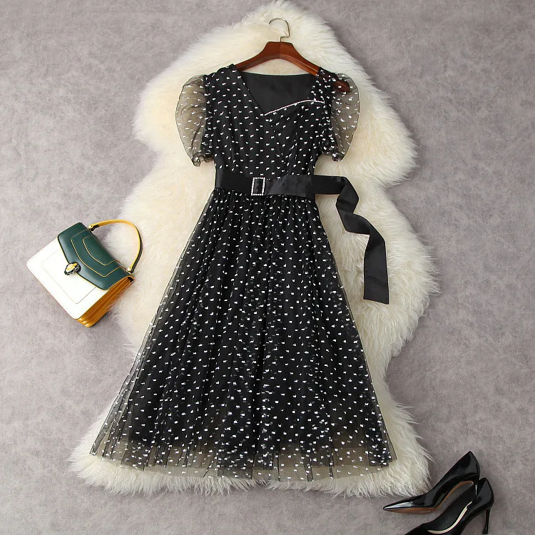 Europe and the United States women's clothing New Summer 2021 Short sleeved mesh embroidery nail bead Fashion black belt dress 
Europe and the United States women's clothing New Summer 2021 Short sleeved mesh embroidery nail bead Fashion black belt dress