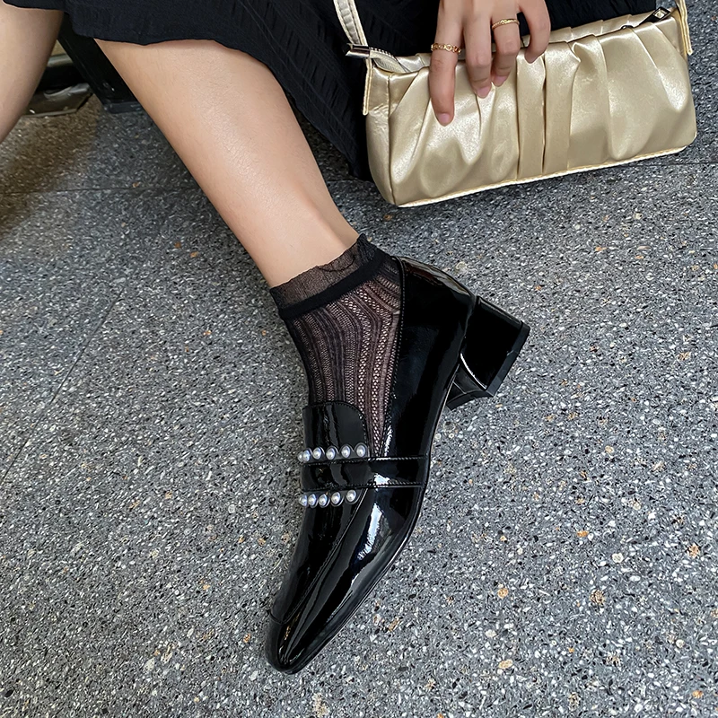 Genuine Leather Thick Heels Pumps Shallow Sweet Pearl Decoration Handmade Shoes For Women Party Wedding Shoes Woman
Genuine Leather Thick Heels Pumps Shallow Sweet Pearl Decoration Handmade Shoes For Women Party Wedding Shoes Woman