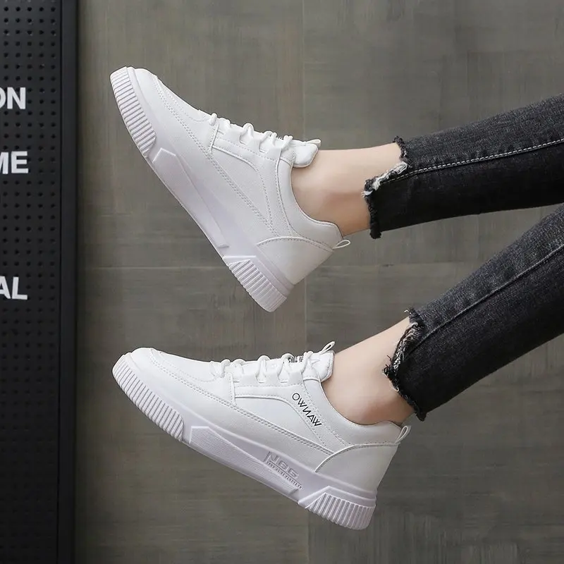 Brcchenxi 2020 New Spring and Autumn New Leather Breathable Student Board Shoes Thick-soled Lace-up Sports Casual Shoes Women
Brcchenxi 2020 New Spring and Autumn New Leather Breathable Student Board Shoes Thick-soled Lace-up Sports Casual Shoes Women