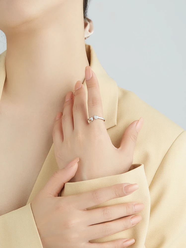 ZEMIOR S925 Sterling Silver Apple Shaped Creative High-End Design Rings For Women Fine Jewelry Best Selling Valentine Day Gift
ZEMIOR S925 Sterling Silver Apple Shaped Creative High-End Design Rings For Women Fine Jewelry Best Selling Valentine Day Gift