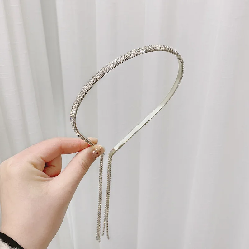 Flash Drill With Teeth Narrow Side Thin Women's Hair Band Bezel Turban Headband Girls Non-slip Hair Long Style Tassel Hairband
Flash Drill With Teeth Narrow Side Thin Women's Hair Band Bezel Turban Headband Girls Non-slip Hair Long Style Tassel Hairband