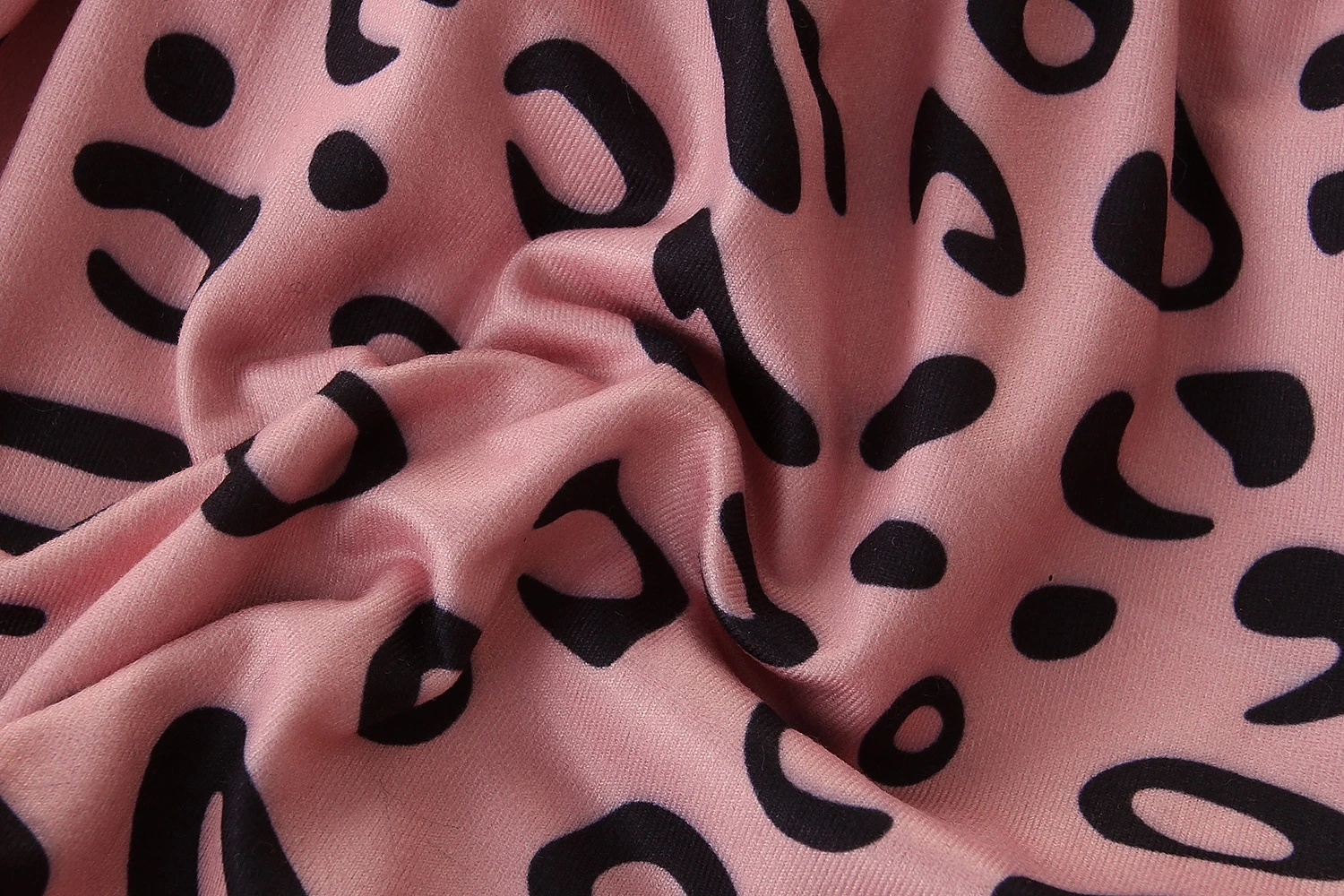 Baby Girl Top with Leopard Skirt Round Collar Long Sleeve Crotch Buttons Romper Ruffle Half Skirt Headband Suit
Baby Girl Top with Leopard Skirt Round Collar Long Sleeve Crotch Buttons Romper Ruffle Half Skirt Headband Suit