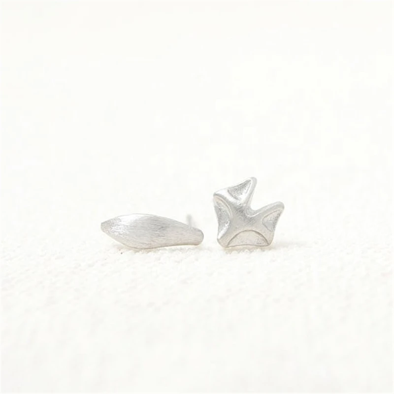 

Fashion Fox's Head and Tail Combine into a pair of ear studs Zinc Alloy Asymmetrical Stud Earrings For Women