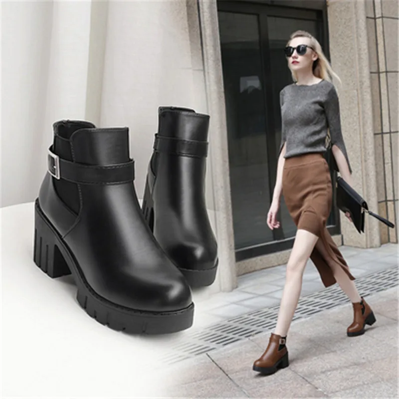 2020 High Heel Women Leather Ankle Boots Vintage Platform Autumn Winter Block Heel Short Booties Slip on Sexy Buckle Shoes Woman
2020 High Heel Women Leather Ankle Boots Vintage Platform Autumn Winter Block Heel Short Booties Slip on Sexy Buckle Shoes Woman