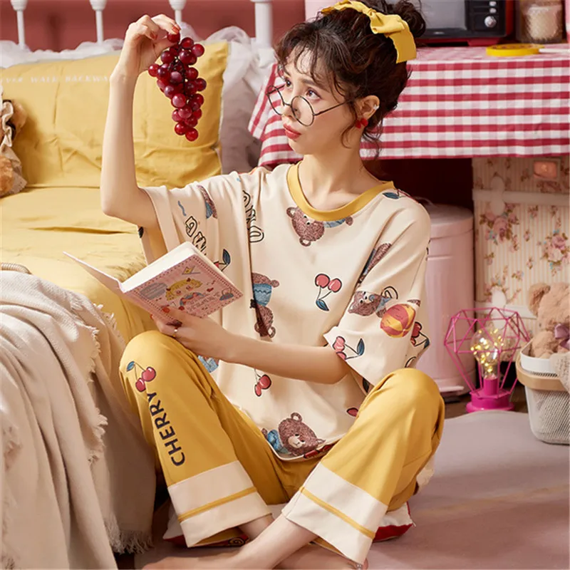 Puls Size M-4Xl Fashion Women Loose Round Neck Short-Sleeved Trousers Cartoon Printing Cute Pajamas Set 2/pce Set
Puls Size M-4Xl Fashion Women Loose Round Neck Short-Sleeved Trousers Cartoon Printing Cute Pajamas Set 2/pce Set
