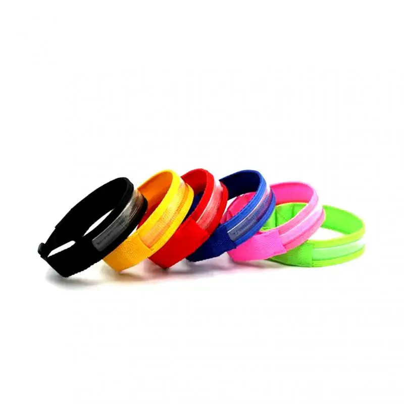 New Luminous Night Reflective Safety Belt Night Run Armband For Outdoor Sports Night Running Cycling Jogging Arm Strap Arm Band
New Luminous Night Reflective Safety Belt Night Run Armband For Outdoor Sports Night Running Cycling Jogging Arm Strap Arm Band
