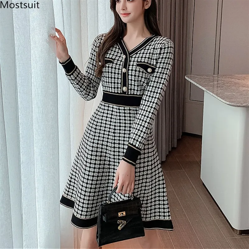 Autumn Winter Women Vintage Plaid Kintted Dress Korean Tunic Slim Long Sleeve V-neck Mini Party Dresses 2020 Robe Femme
Autumn Winter Women Vintage Plaid Kintted Dress Korean Tunic Slim Long Sleeve V-neck Mini Party Dresses 2020 Robe Femme