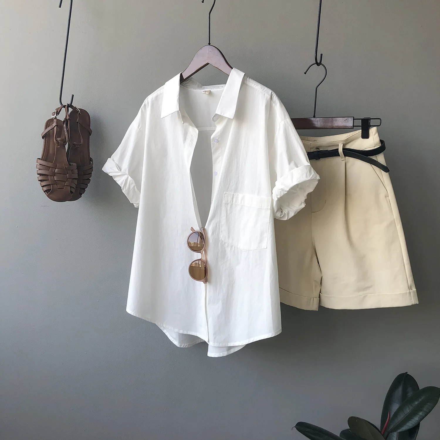 HLBCBG Office Ladies White Shirts Blouses Women Summer Turn-down Collar Single-breasted Short Sleeve Shirts Female Tops Blusas
HLBCBG Office Ladies White Shirts Blouses Women Summer Turn-down Collar Single-breasted Short Sleeve Shirts Female Tops Blusas