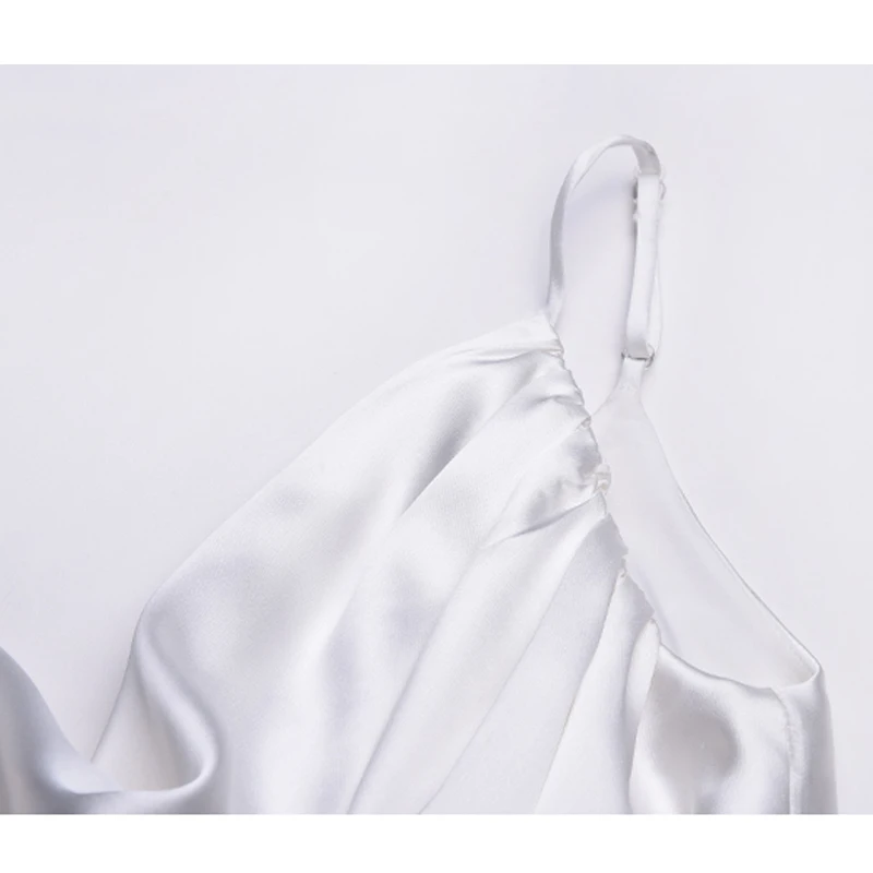 Fashion Slip Top Vest Sexy Low-cut Satin Blouse Woman 2019 Summer Holiday Chic Ladies Clothing New
Fashion Slip Top Vest Sexy Low-cut Satin Blouse Woman 2019 Summer Holiday Chic Ladies Clothing New