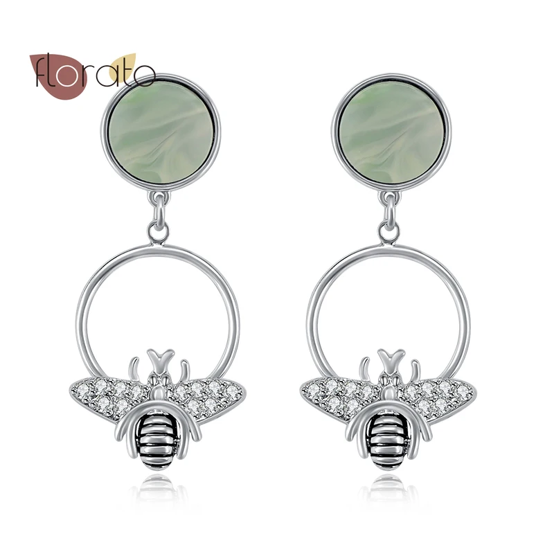 Minimalist Plated Silver Bee Pendant 925 Sterling Silver Ear Needle Zircon Women Stud Earring Exquisite Jewelry Birthday Gift
Minimalist Plated Silver Bee Pendant 925 Sterling Silver Ear Needle Zircon Women Stud Earring Exquisite Jewelry Birthday Gift