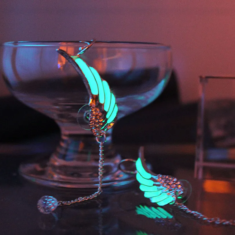 wings Ear Cuff Ear hook GLOW in the DARK Wings feather Rhinestone Orlando Bloom Ear clip earrings Stud earring
wings Ear Cuff Ear hook GLOW in the DARK Wings feather Rhinestone Orlando Bloom Ear clip earrings Stud earring