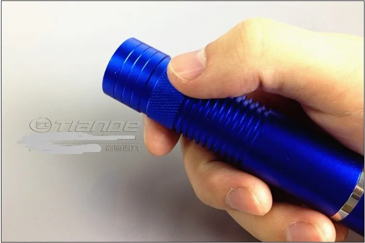 High Power Military 200w 200000m 450nm Blue Laser Pointer Flashlight Light Burn Match Candle Lit Cigarette Wicked LAZER Hunting 
High Power Military 200w 200000m 450nm Blue Laser Pointer Flashlight Light Burn Match Candle Lit Cigarette Wicked LAZER Hunting