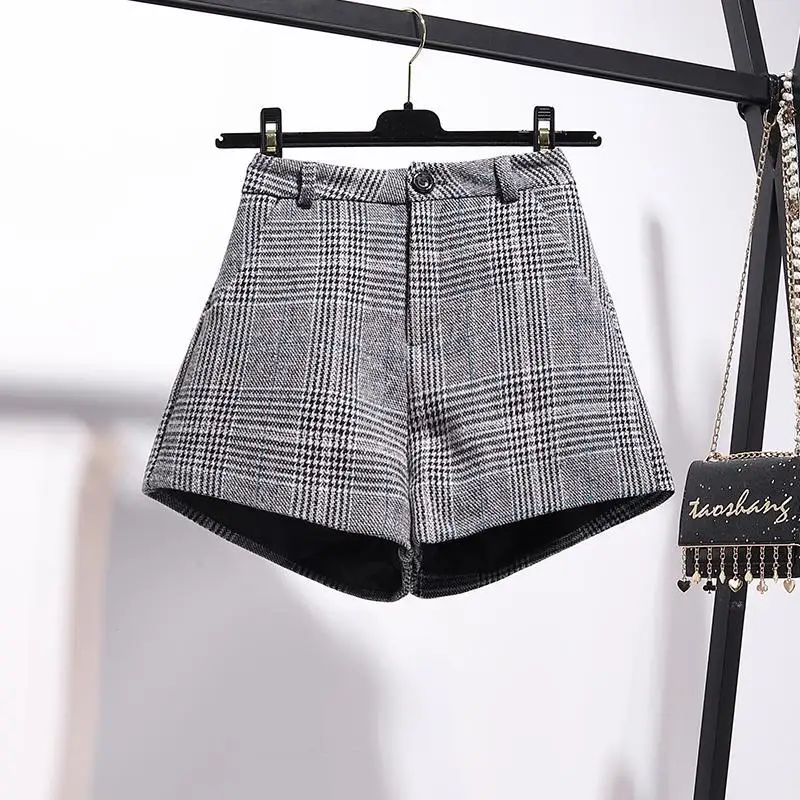 ICHOIX 2020 Autumn Winter Knitted Top Plaid Skirt 2pcs Sets Striped Long Sleeve Sweater+High Waist Plaid Shorts Two piece Sets
ICHOIX 2020 Autumn Winter Knitted Top Plaid Skirt 2pcs Sets Striped Long Sleeve Sweater+High Waist Plaid Shorts Two piece Sets