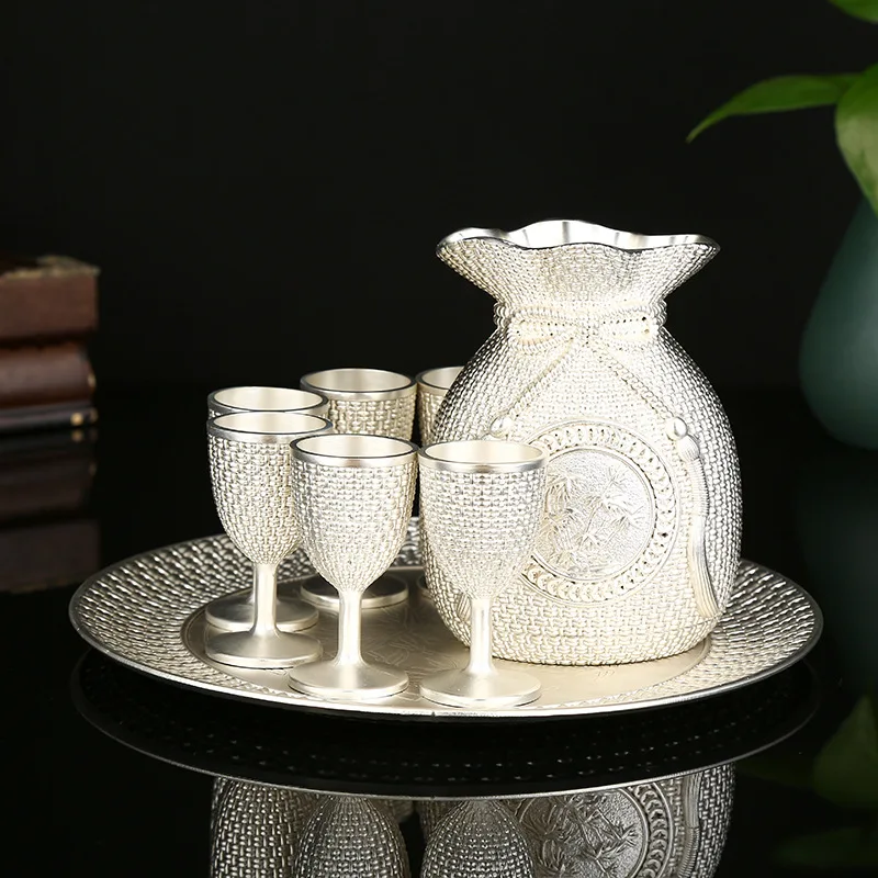 Bronze wine, high-end home flagon, European metal goblet, personalized blessing bag, white wine glass, set of six
Bronze wine, high-end home flagon, European metal goblet, personalized blessing bag, white wine glass, set of six
