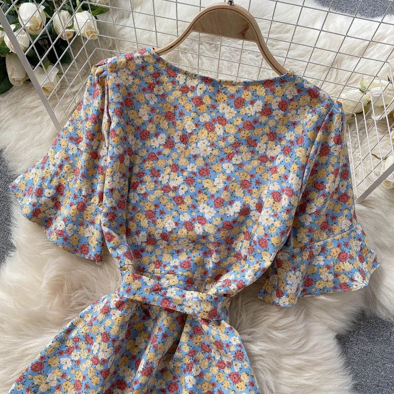 Korean Floral Cake Dress Women Sweet Flared Sleeve V Neck Sashes A-line Dresses Summer Boho Ruffles Print Short Sundress
Korean Floral Cake Dress Women Sweet Flared Sleeve V Neck Sashes A-line Dresses Summer Boho Ruffles Print Short Sundress