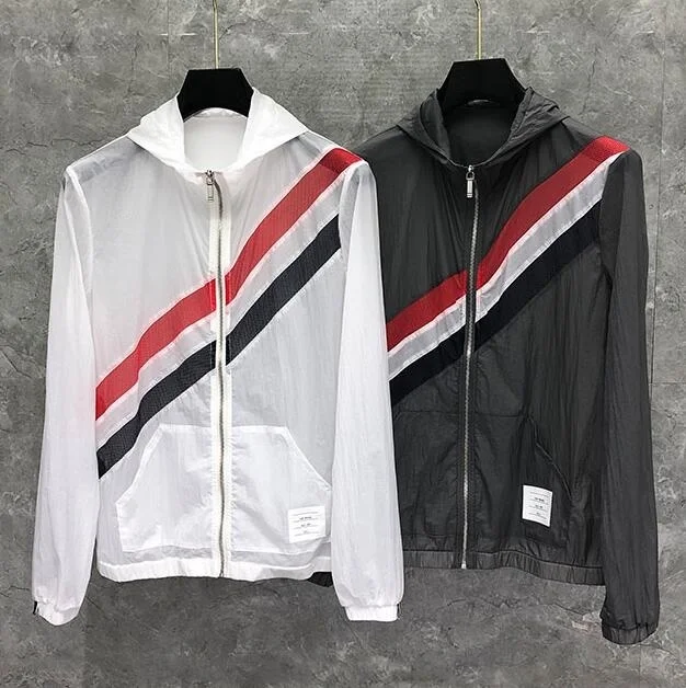 2021 Fashion Brand Jacket Men Sun Protection Summer Thin Sports Coat Casual Hooded Diagonal Stripes Sunscreen Clothing
2021 Fashion Brand Jacket Men Sun Protection Summer Thin Sports Coat Casual Hooded Diagonal Stripes Sunscreen Clothing