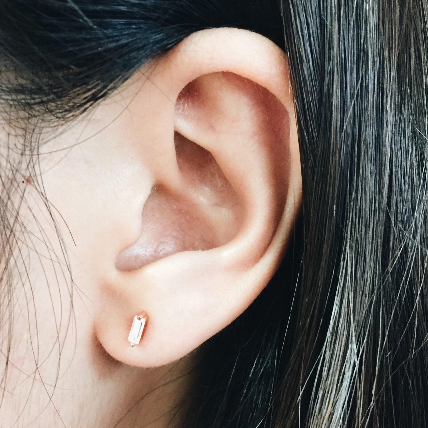 Dainty Gold and Rose Gold CZ Cubic Zirconia Baguette Stud Earrings Women's Fashion Minimalism Jewelry Gift for Her
Dainty Gold and Rose Gold CZ Cubic Zirconia Baguette Stud Earrings Women's Fashion Minimalism Jewelry Gift for Her
