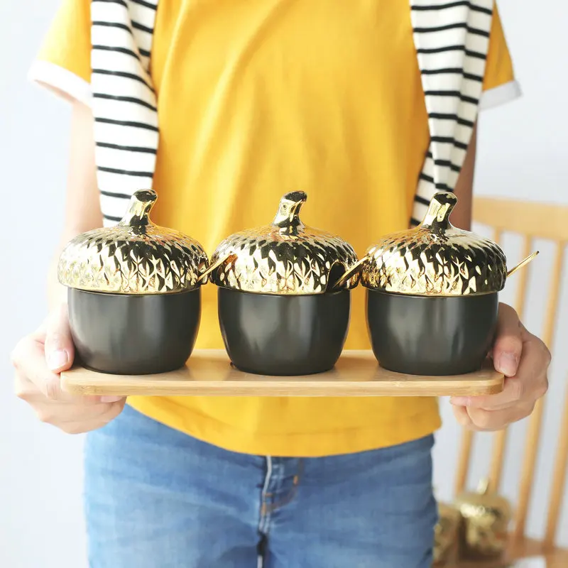 Nordic Pine Cone Seasoning Jar Ceramic Gold Lid Storage Can Set With Spoon And Tray Small Items Decoration Kitchen Storage Tool
Nordic Pine Cone Seasoning Jar Ceramic Gold Lid Storage Can Set With Spoon And Tray Small Items Decoration Kitchen Storage Tool