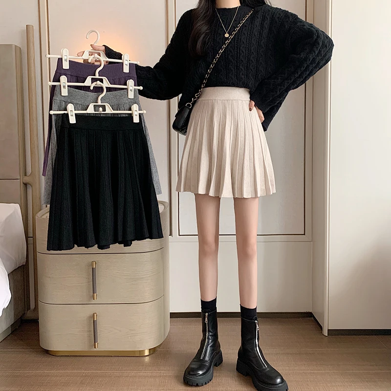 Women's New Autumn and Winter College Style Skirt Black Skirt High Waist Pleated Skirt School Uniform Skirts for Women
Women's New Autumn and Winter College Style Skirt Black Skirt High Waist Pleated Skirt School Uniform Skirts for Women