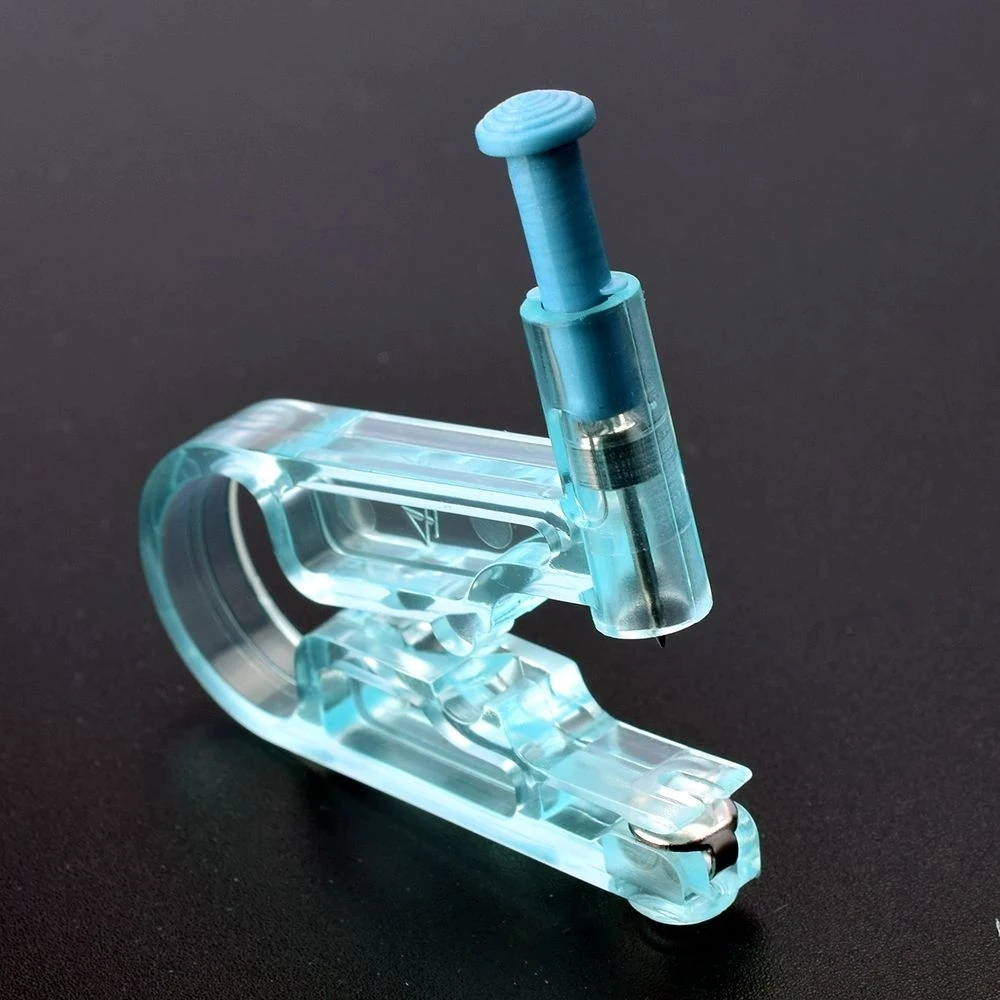 1 pcs Disposable Painless Ear Piercing Healthy Sterile Puncture Tool Without Inflammation for Earrings Ear Piercing Gun
1 pcs Disposable Painless Ear Piercing Healthy Sterile Puncture Tool Without Inflammation for Earrings Ear Piercing Gun