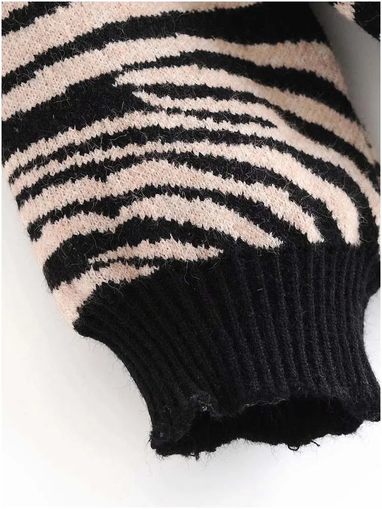 Women 2020 Fashion Animal Knitted Sweater jumper O Neck Female Oversize Pullovers Chic Tops
Women 2020 Fashion Animal Knitted Sweater jumper O Neck Female Oversize Pullovers Chic Tops