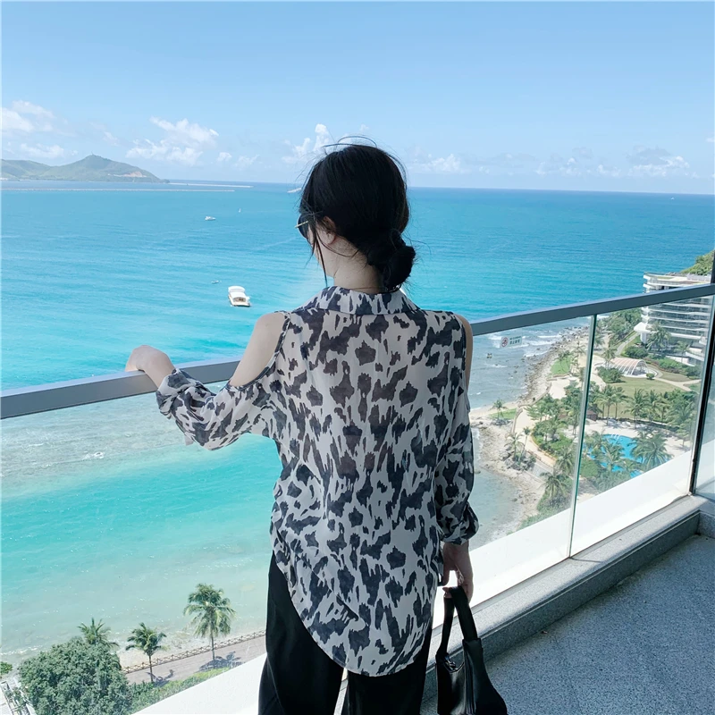Loose New Korean-Style Spring 2020 New Women Blouse Shirt Vintage Leopard print off-Shoulder Sexy Transparent Chiffon Shirt 603H
Loose New Korean-Style Spring 2020 New Women Blouse Shirt Vintage Leopard print off-Shoulder Sexy Transparent Chiffon Shirt 603H